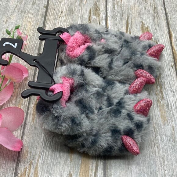 Baby Girl Fuzzy Claw Foot Little Monster Feet Slippers Shoes Size 2 - Picture 2 of 6